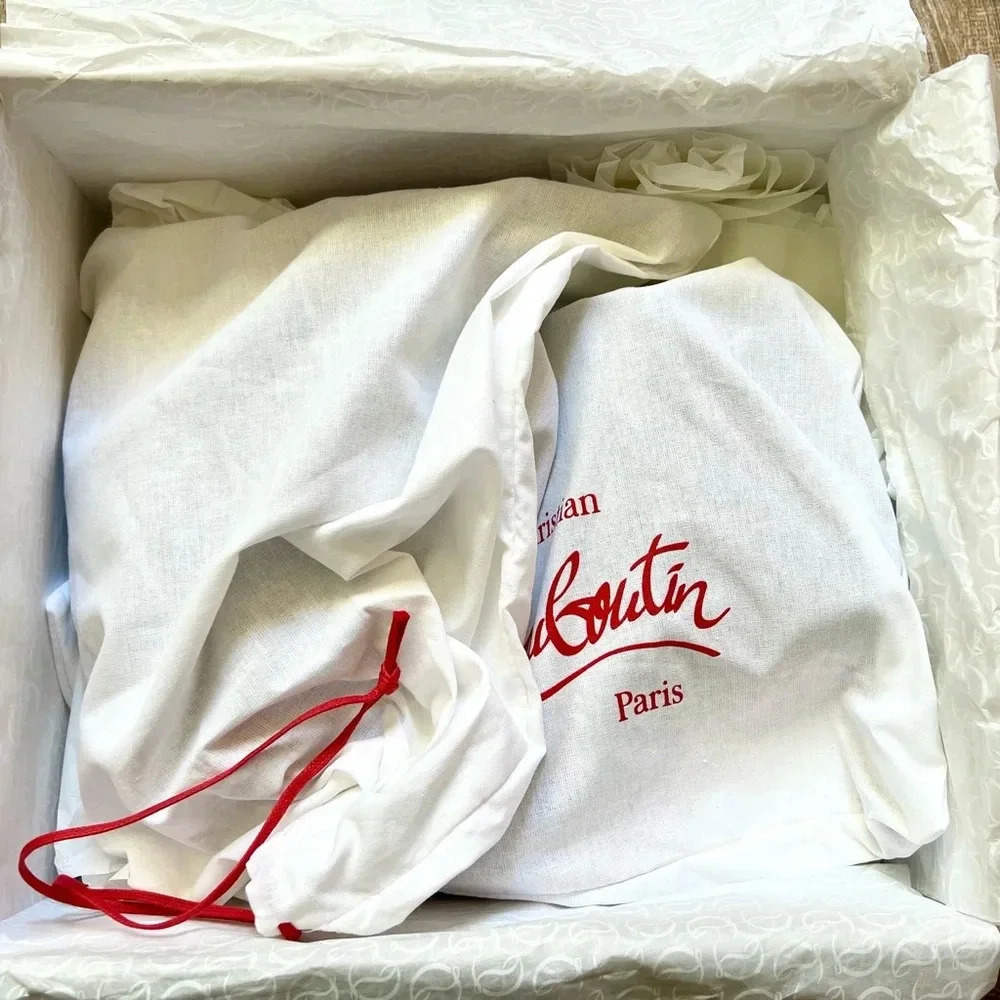 Christian Louboutin
Sporty Kate Booty 80MM Patent Leather Boots NIB - Picture 7 of 10